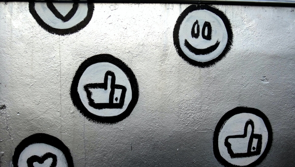 Some Pros and Cons Before Starting an Influencer Marketing Campaign.