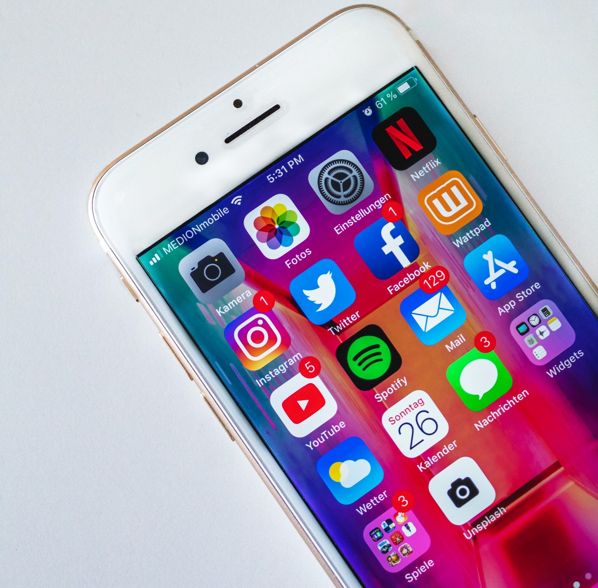 Use Social Media To Support Your Online Successes.