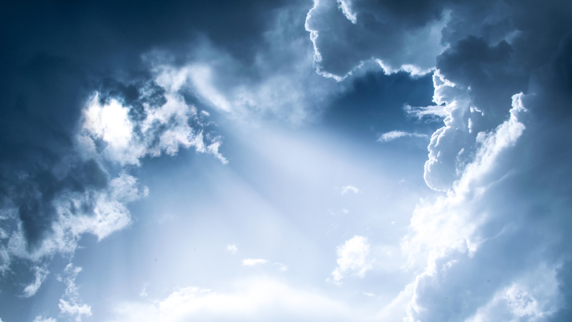 Why ecommerce websites should be utilising cloud hosting